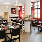 Apartmanhotel Residhome Caserne De Bonne 4*