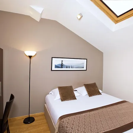 Aparthotel Residhome Caserne De Bonne 4*