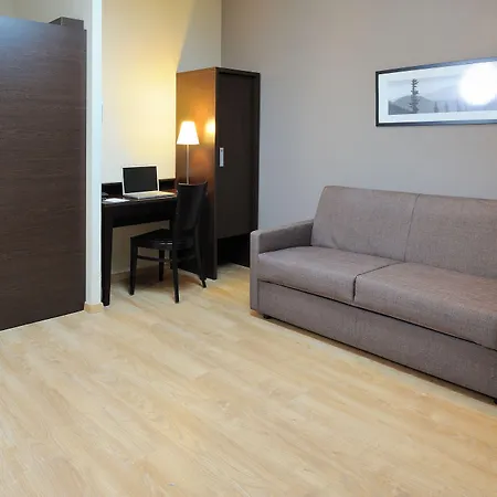 Ξενοδοχείο με διαμερίσματα Residhome Caserne De Bonne