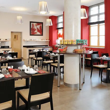 Aparthotel Residhome Caserne De Bonne 4*