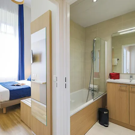 Apartmanhotel Residhome Caserne De Bonne 4*